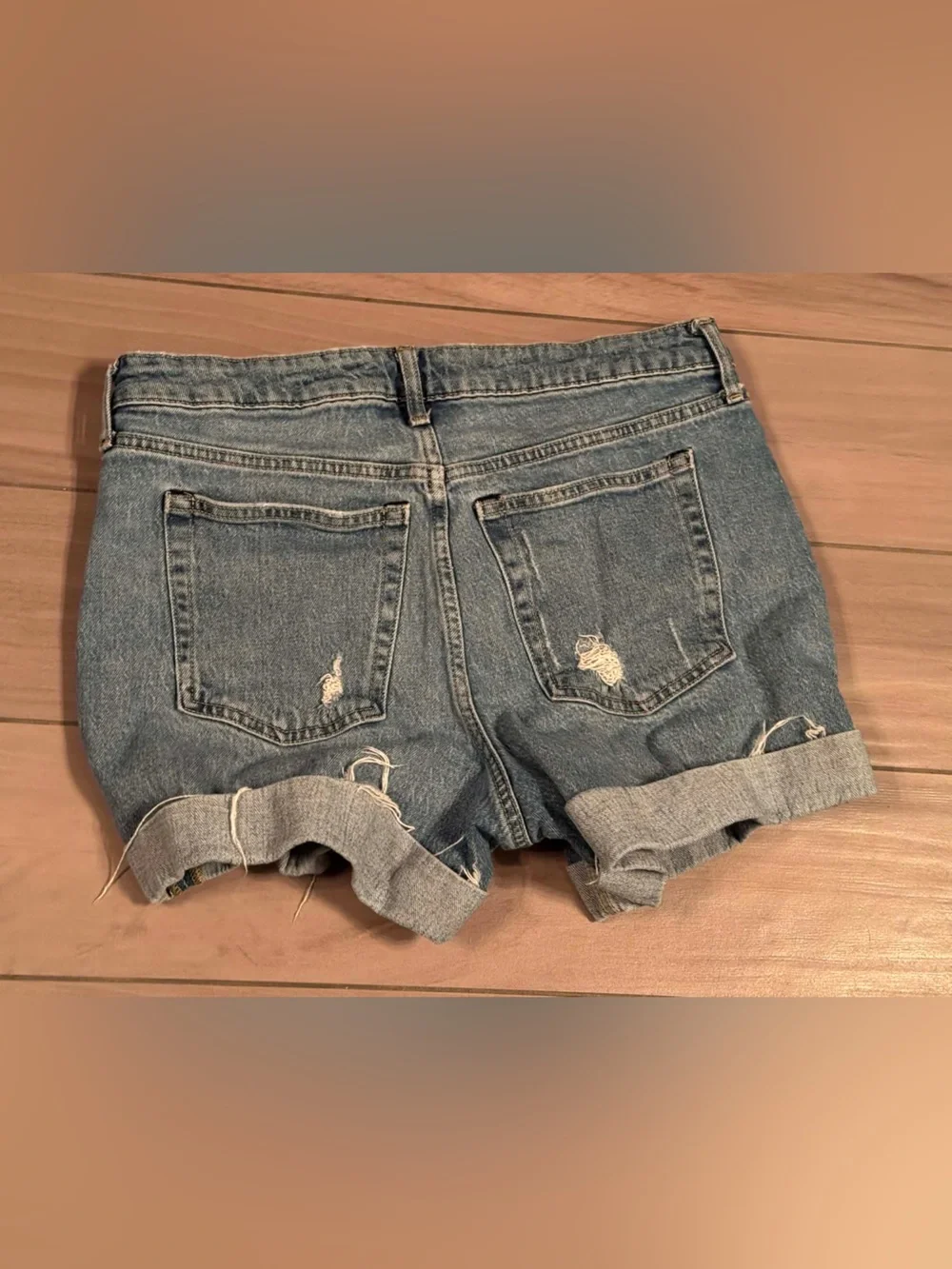 Free assembly Classic Light Blue Distressed Roll-Cuff Denim Shorts SIZE 12